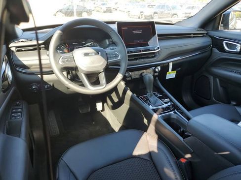 New 2026 Jeep Compass Latitude image 7