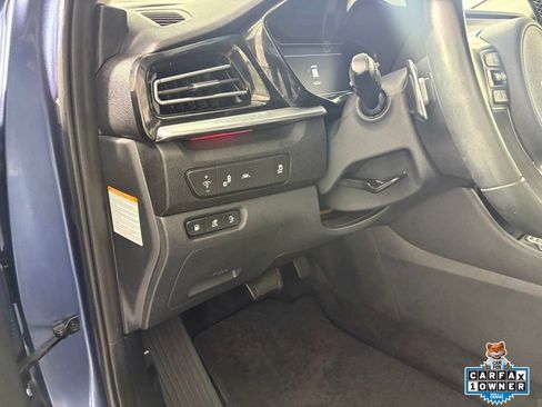 Used 2022 Kia Niro EX FWD image 16