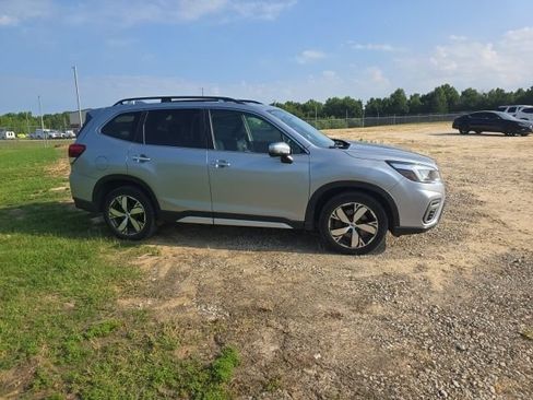 Used 2019 Subaru Forester Touring w/ Popular Package #3 AWD/4WD image 3