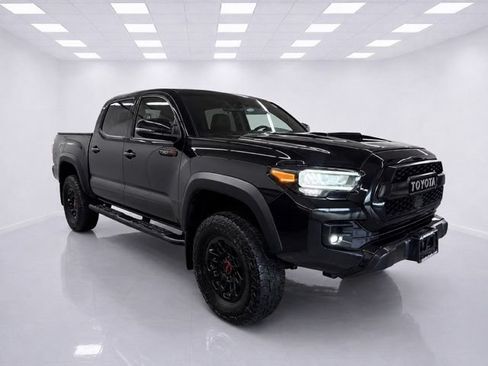 Used 2018 Toyota Tacoma TRD Pro AWD/4WD image 4