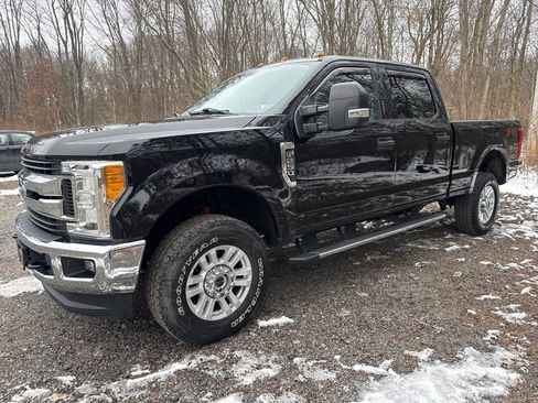 Used 2017 Ford F250 XLT w/ XLT Value Package image 5