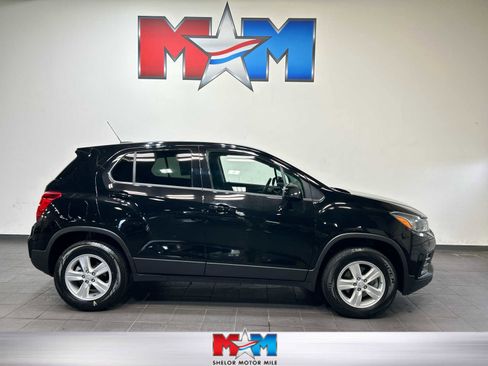 Used 2019 Chevrolet Trax LS w/ Tint and Cruise Package image 1