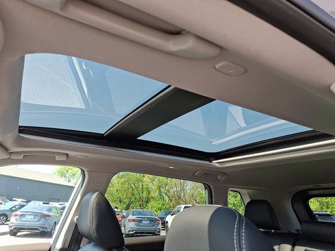 Certified 2023 Nissan Rogue SL AWD/4WD image 17