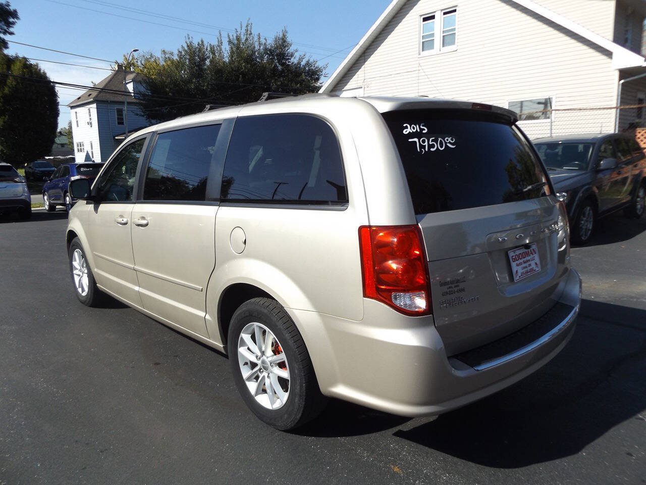 Used 2015 Dodge Grand Caravan SXT FWD image 10