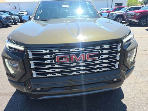 Used 2023 GMC Canyon Denali AWD/4WD image 3