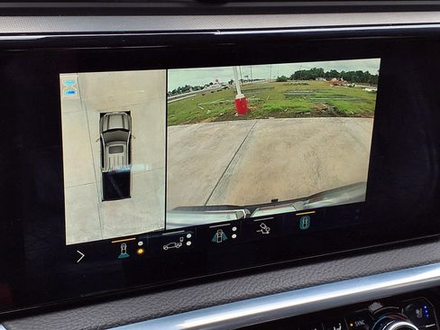 Used 2022 GMC Sierra 1500 Denali AWD/4WD image 10