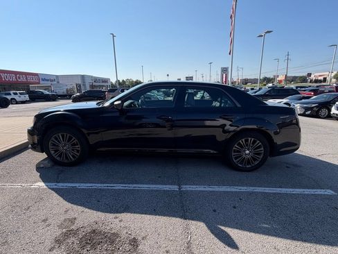 Used 2014 Chrysler 300 C AWD/4WD image 2
