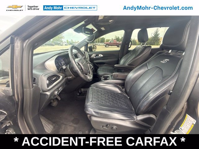 Used 2021 Chrysler Pacifica Touring-L w/ Premium & Safety Sphere Group FWD image 19