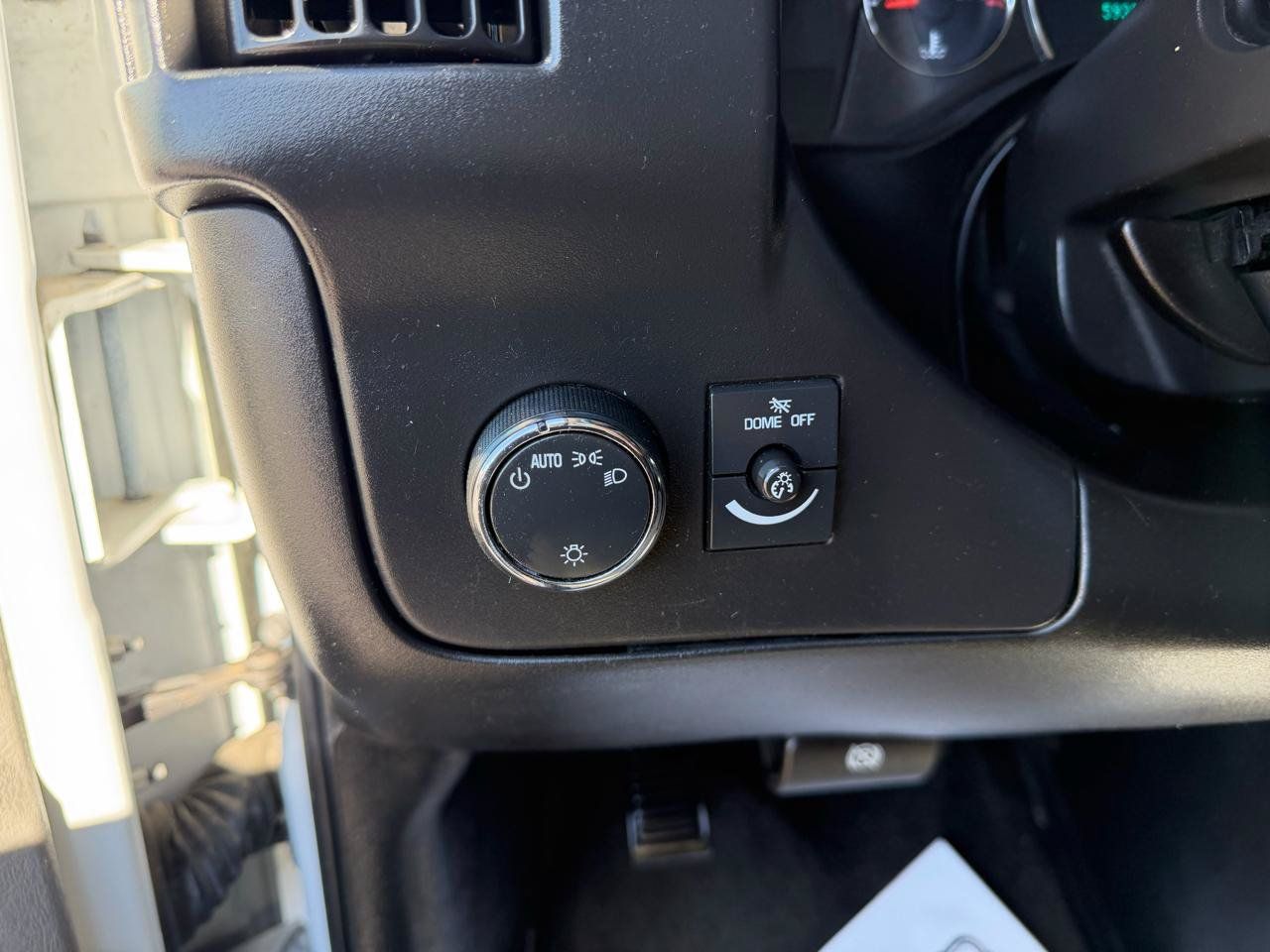 Used 2017 Chevrolet Express 3500 LT w/ LT Preferred Equipment Group RWD image 12