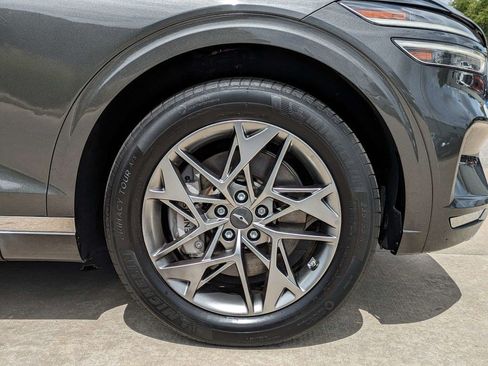 Used 2025 Genesis GV70 2.5T AWD/4WD image 10