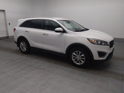 Used 2018 Kia Sorento AWD image 11