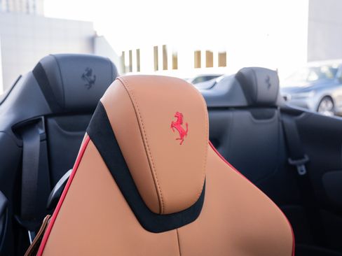 Used 2025 Ferrari Roma Spider image 23