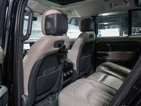 Used 2020 Land Rover Defender 110 HSE image 21