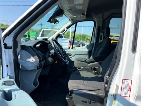 Used 2016 Ford Transit 150 XLT image 14