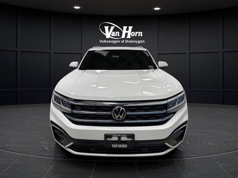 Used 2021 Volkswagen Atlas Cross Sport SE w/ Panoramic Sunroof Package FWD image 11