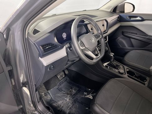 Used 2023 Volkswagen Taos SE image 9