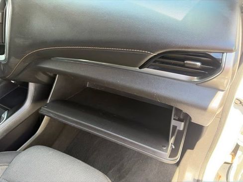 Used 2021 Chevrolet Traverse LS AWD/4WD image 41