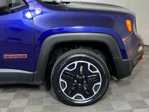 Used 2016 Jeep Renegade Trailhawk image 11