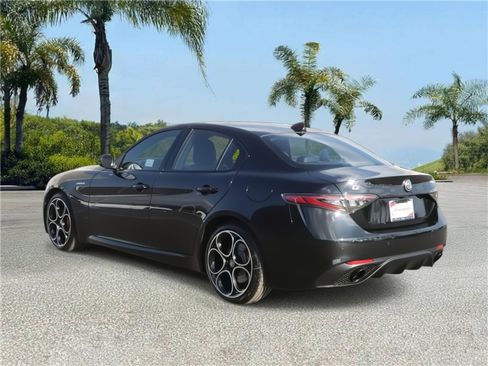New 2025 Alfa Romeo Giulia w/ Veloce Package Rwd image 4