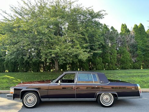 Used 1987 Cadillac Brougham RWD image 83
