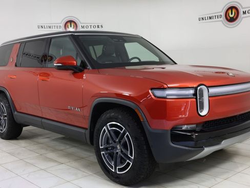 Used 2025 Rivian R1S Adventure AWD/4WD image 38