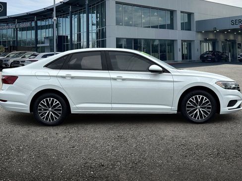 Used 2021 Volkswagen Jetta SE w/ SE Cold Weather Package FWD image 3