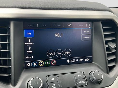 Used 2023 GMC Acadia SLE w/ Driver Convenience Package FWD image 15