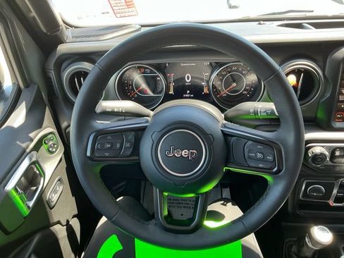 Used 2023 Jeep Gladiator Sport AWD/4WD image 26