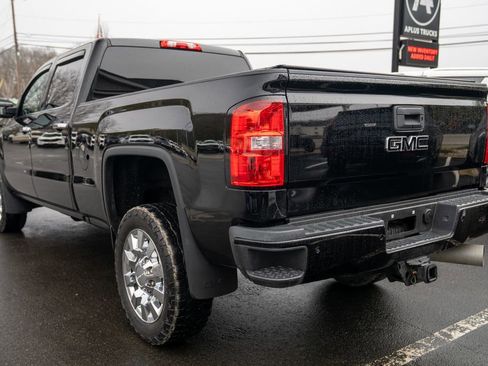 Used 2018 GMC Sierra 2500 Denali w/ Duramax Plus Package image 4