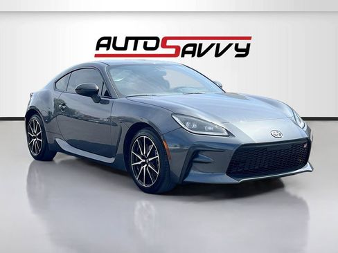 Used 2024 Toyota GR86 image 1