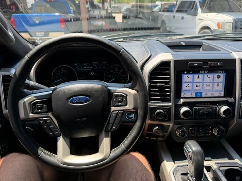 Used 2019 Ford F150 Lariat w/ Equipment Group 502A Luxury RWD image 30