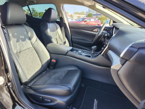 Used 2017 Nissan Maxima SR w/ Midnight Edition image 24