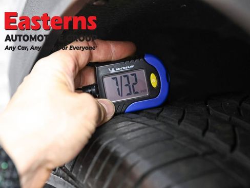 Used 2021 Chevrolet Traverse LT image 27