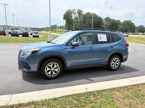 Used 2023 Subaru Forester Premium AWD/4WD image 4