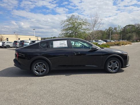 New 2026 Kia K4 LXS image 9