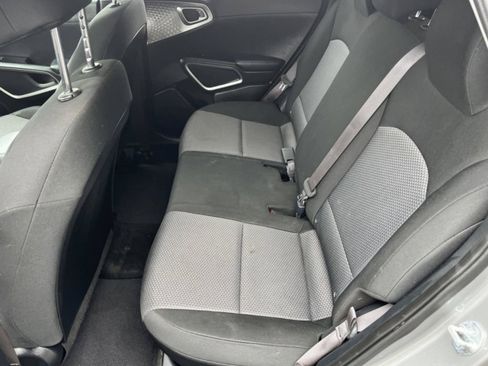Used 2023 Kia Soul S FWD image 13