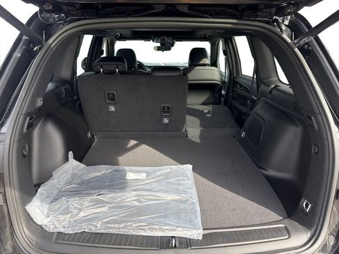 New 2026 Jeep Grand Cherokee Limited image 11