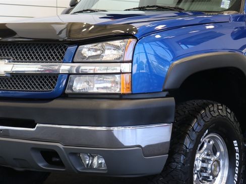 Used 2004 Chevrolet Silverado 2500 LT w/ Skid Plate Package AWD/4WD image 12