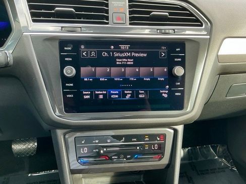 Used 2023 Volkswagen Tiguan SE image 25