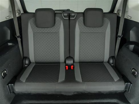 Used 2019 Volkswagen Tiguan S image 28