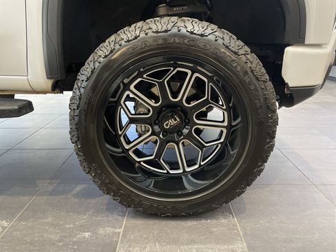 Used 2024 GMC Sierra 1500 Elevation AWD/4WD image 11