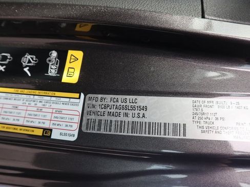 New 2025 Jeep Gladiator Sport image 23