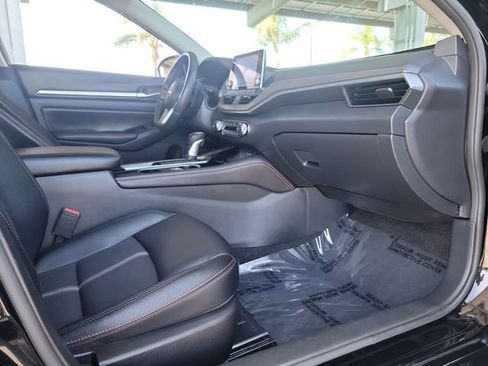 Used 2024 Nissan Altima 2.5 SR FWD image 21