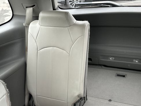 Certified 2016 GMC Acadia SLT w/ Premium Edition image 28