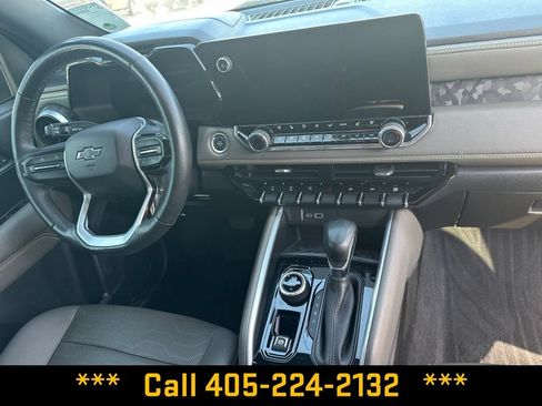Used 2024 Chevrolet Colorado ZR2 w/ ZR2 Convenience Package III AWD/4WD image 25