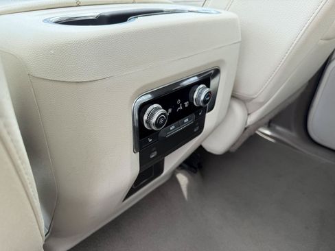 Used 2024 GMC Yukon XL Denali RWD image 12