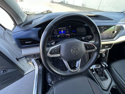 Used 2023 Volkswagen Taos SE image 14
