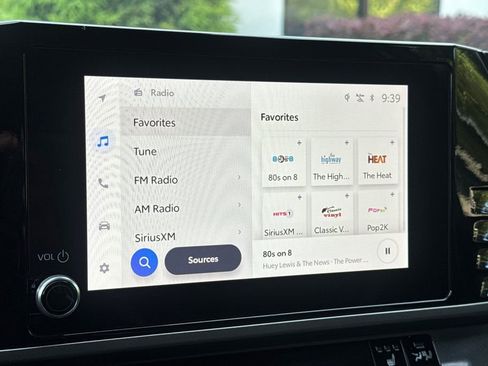 Certified 2025 Toyota Camry SE w/ Convenience Package image 16