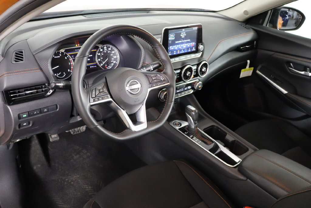 Used 2025 Nissan Sentra SR FWD image 23