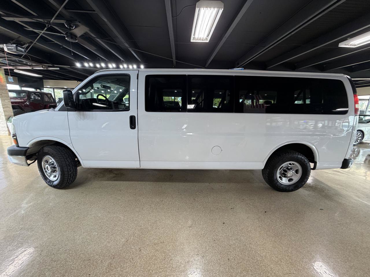 Used 2016 Chevrolet Express 3500 LT w/ LT Preferred Equipment Group RWD image 4